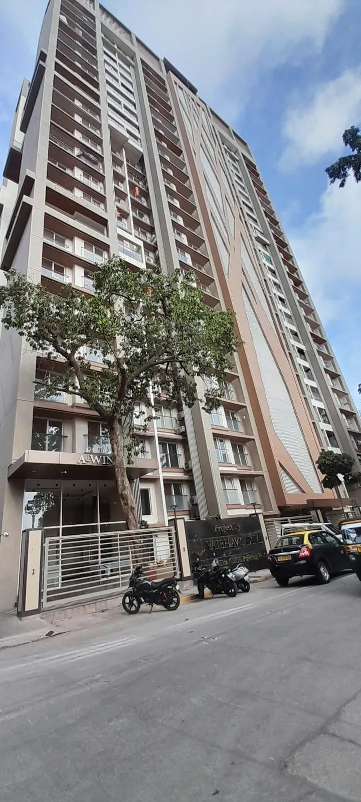 2 Semi-Furnished in Vaibhavlaxmi , Bandra East