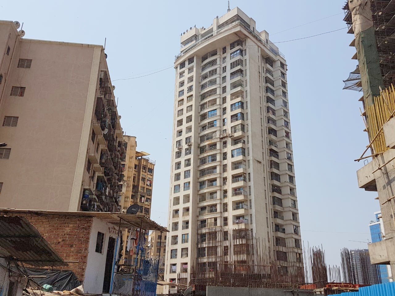4 BHK Fully Furnished in Maple Tower, Andheri West - Photo 2