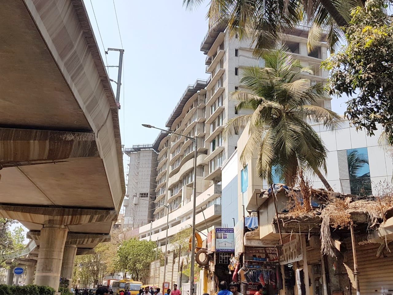 Shop Semi-Furnished in Naman Habitat , Andheri West