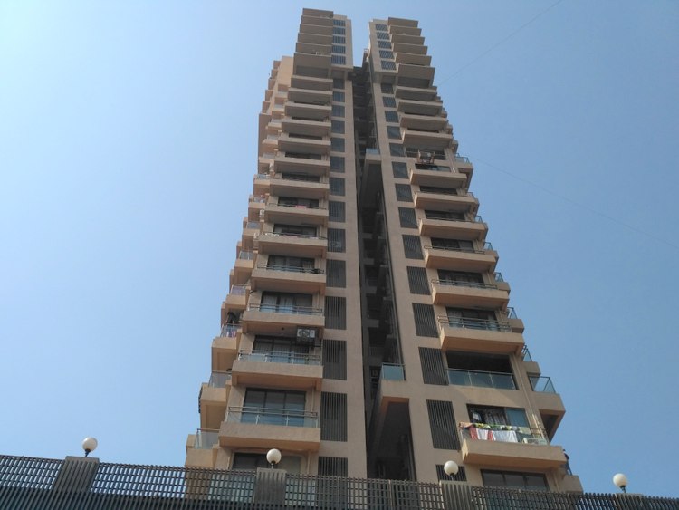 3.5 BHK in Neminath Ocean View, Andheri West - Photo 1