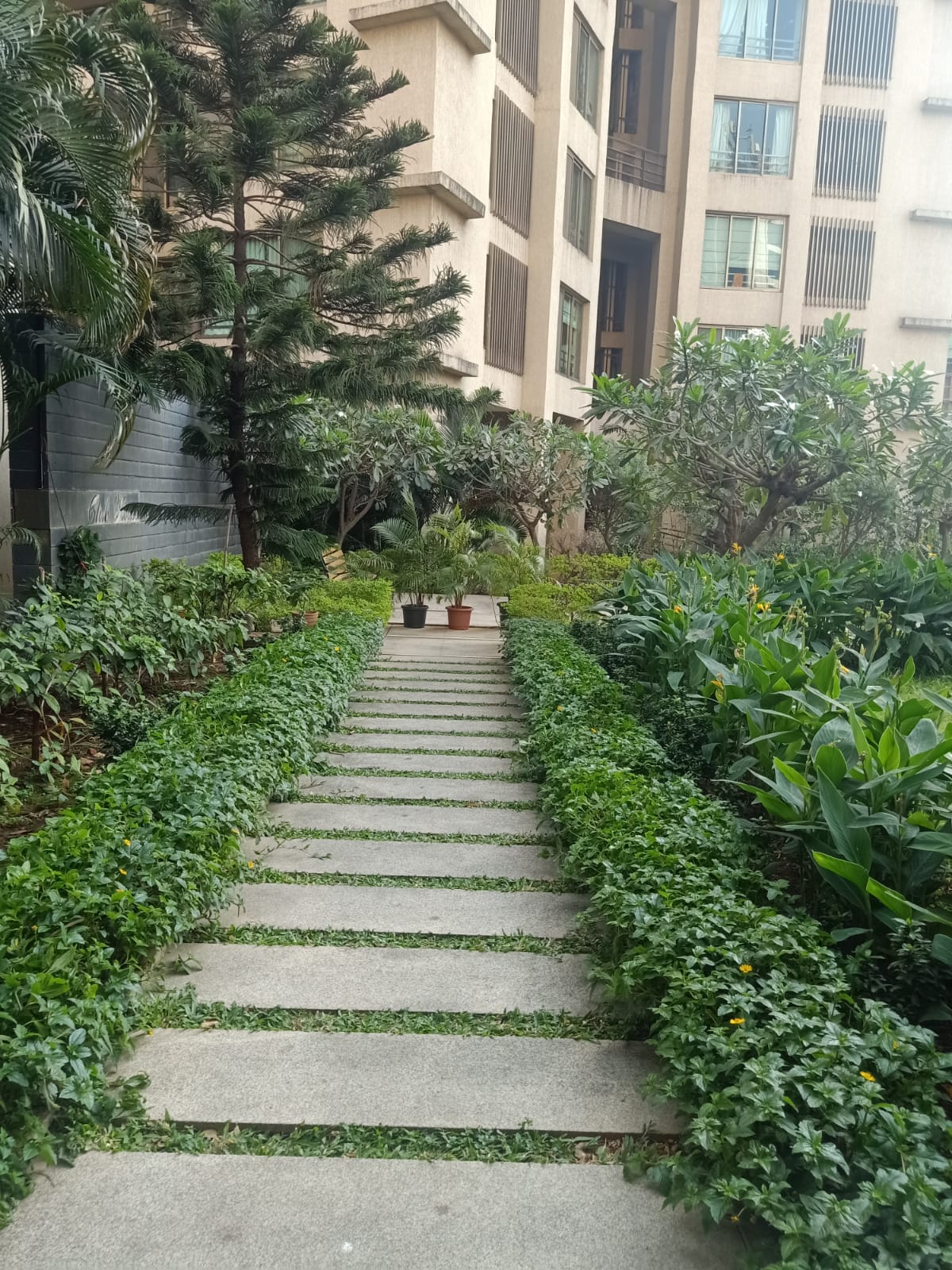 2.5 BHK in Oberoi Springs, Andheri West - Photo 4