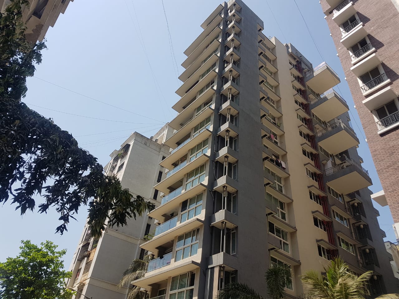 3 BHK Semi-Furnished in Om Niwas, Juhu - Photo 3