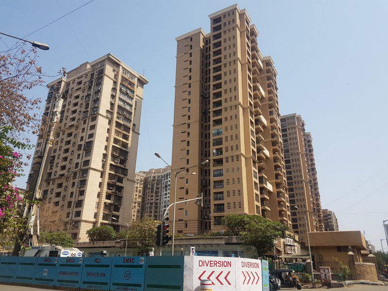 4 BHK in Raheja Classique 5, Andheri West - Photo 1