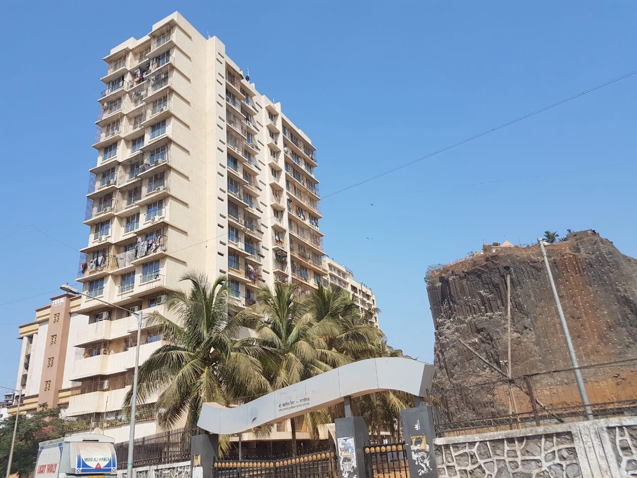 3 BHK furnished in Rajveer Apartments , Andheri West
