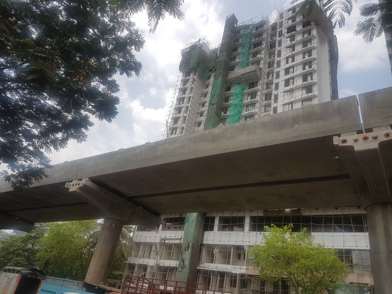 2 Semi-Furnished in Shreedham Splendour , Andheri West