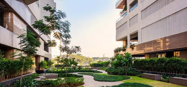 6 BHK Semi-Furnished in Signature Island, Bandra East - Photo 5