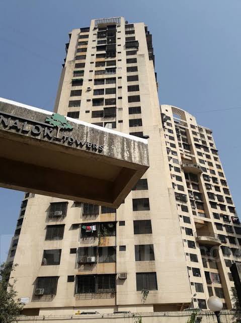 2 BHK Semi Furnished in Swapnalok Tower , Goregaon East