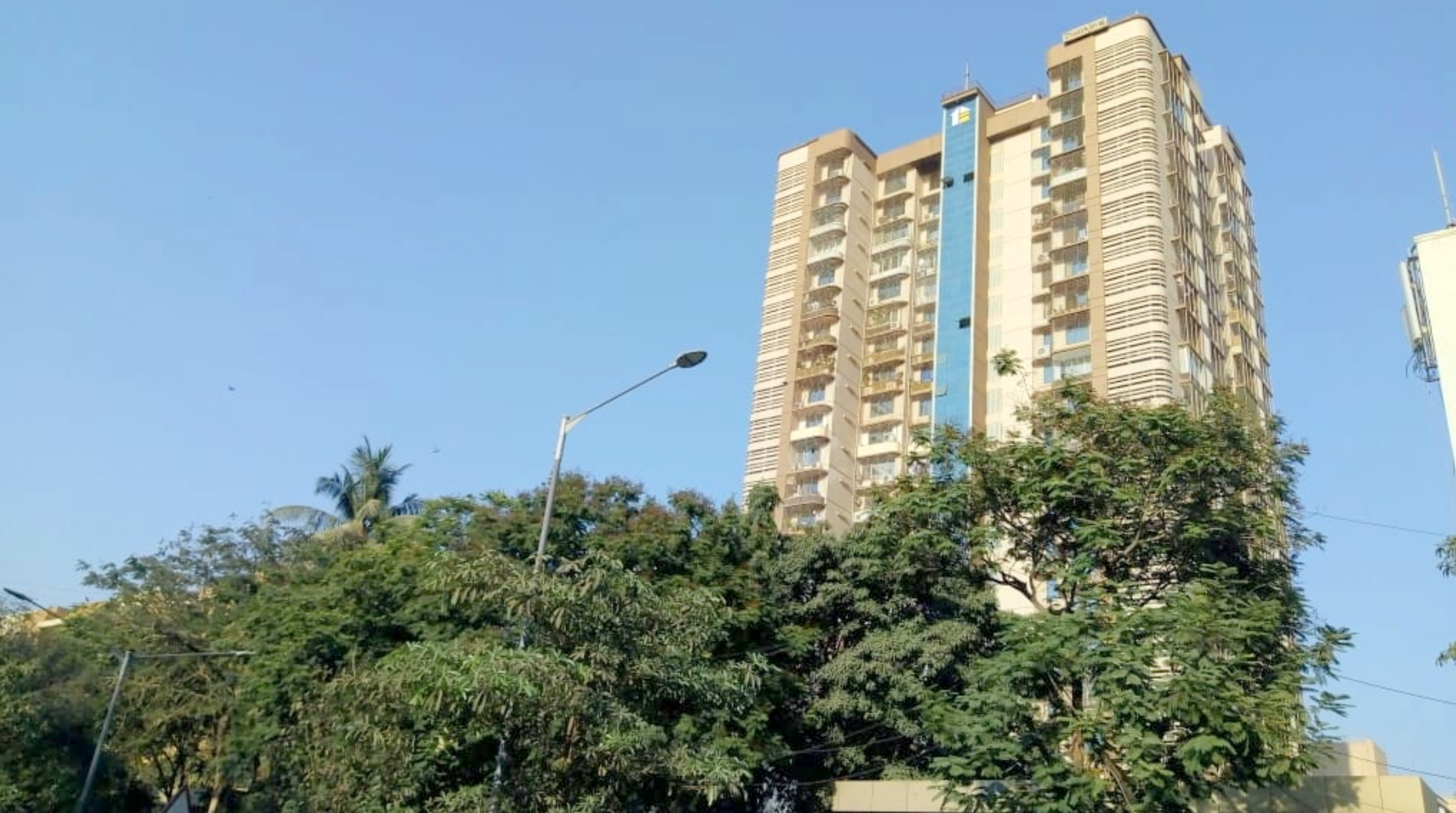 3 BHK Semi-Furnished in Thakur Jewel, Kandivali East - Photo 2