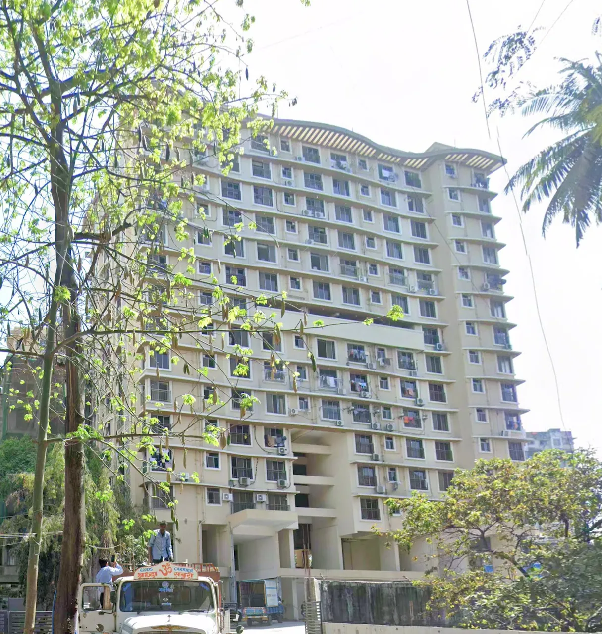 2 BHK Semi Furnished in Vardhman Grandeur, Andheri West - Photo 1