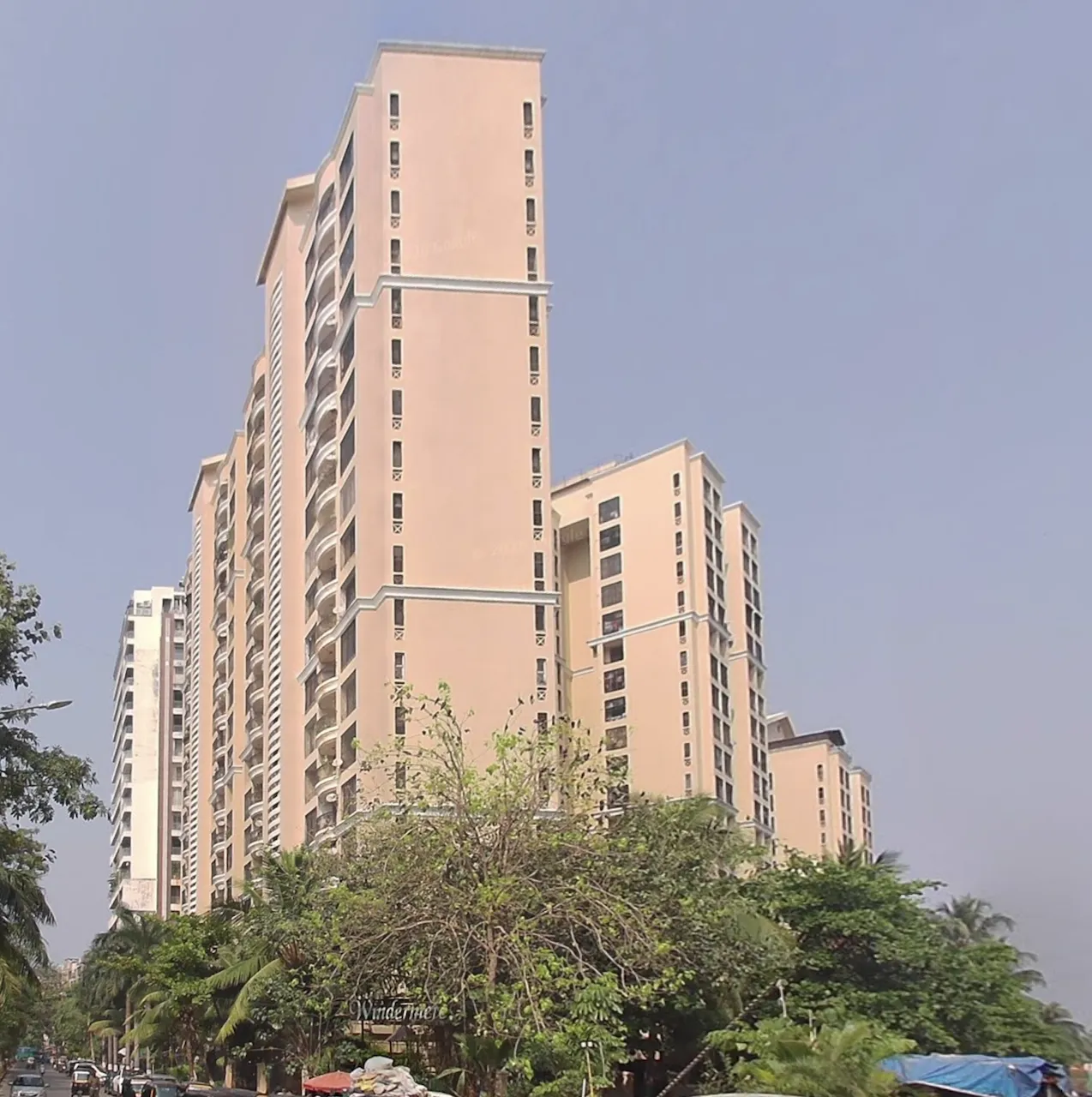 3 BHK Semi-Furnished in Raheja Windermere, Andheri West - Photo 3