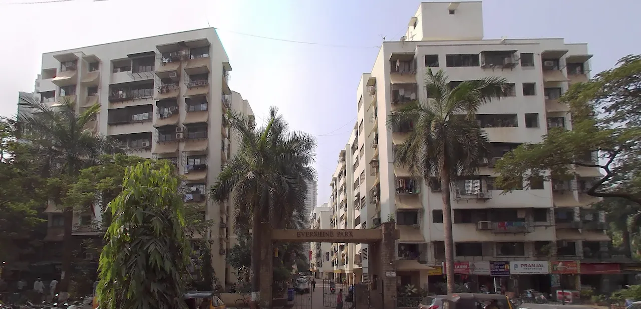 2 BHK F/F in Evershine Park, Andheri West - Photo 2