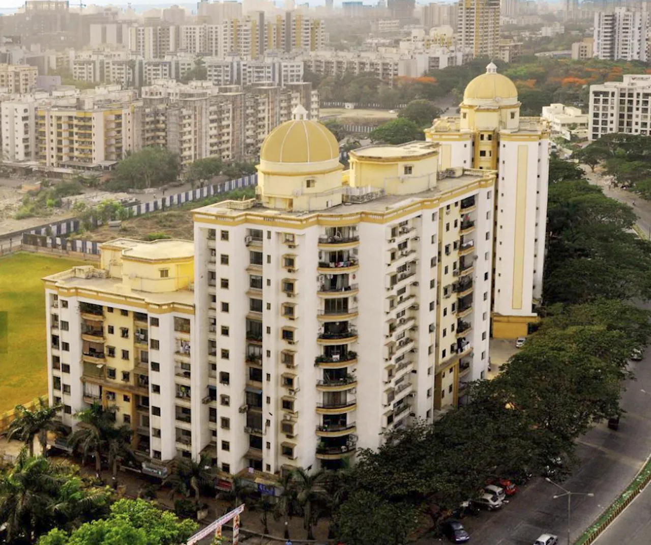 1 BHK Semi-Furnished in Viceroy Court , Kandivali East