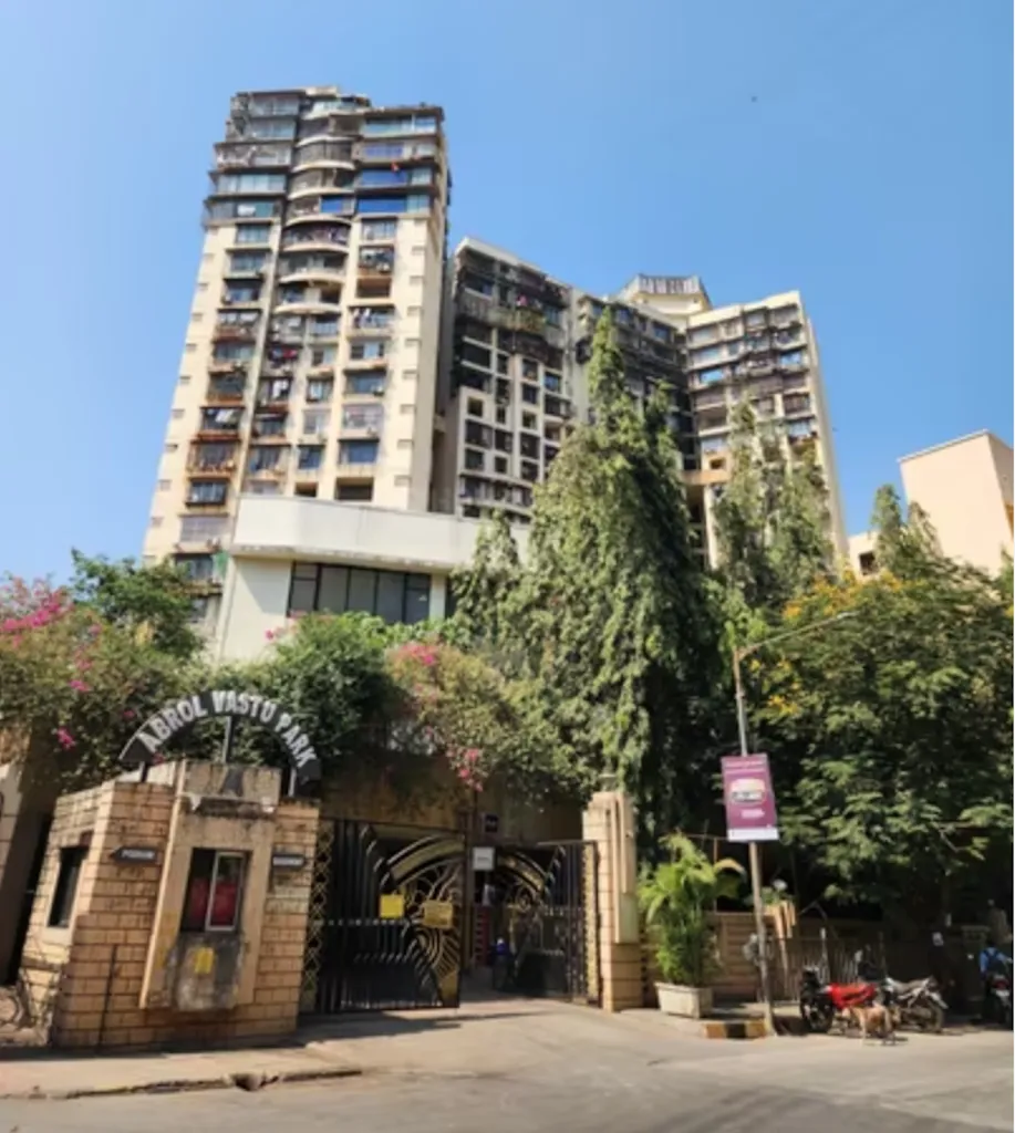 3 BHK Unfurnished in Abrol Vastu Park, Malad West