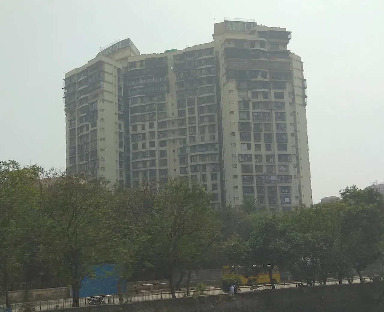 2 BHK Fully Furnished in Abrol Vastu Park, Malad West - Photo 2