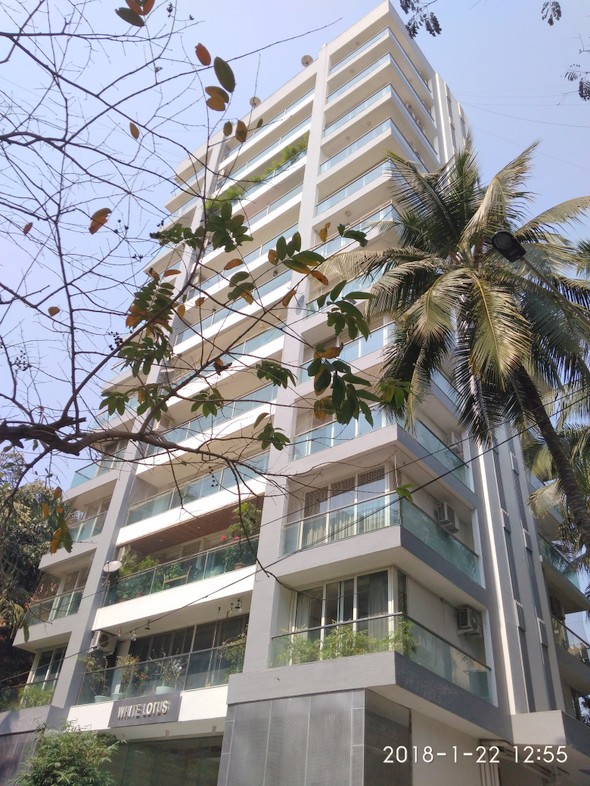 4 Semi-Furnished in White Lotus , Santacruz West