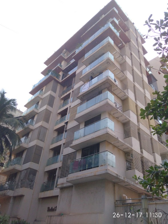 3 BHK in Woodland Heights, Bandra West - Photo 1