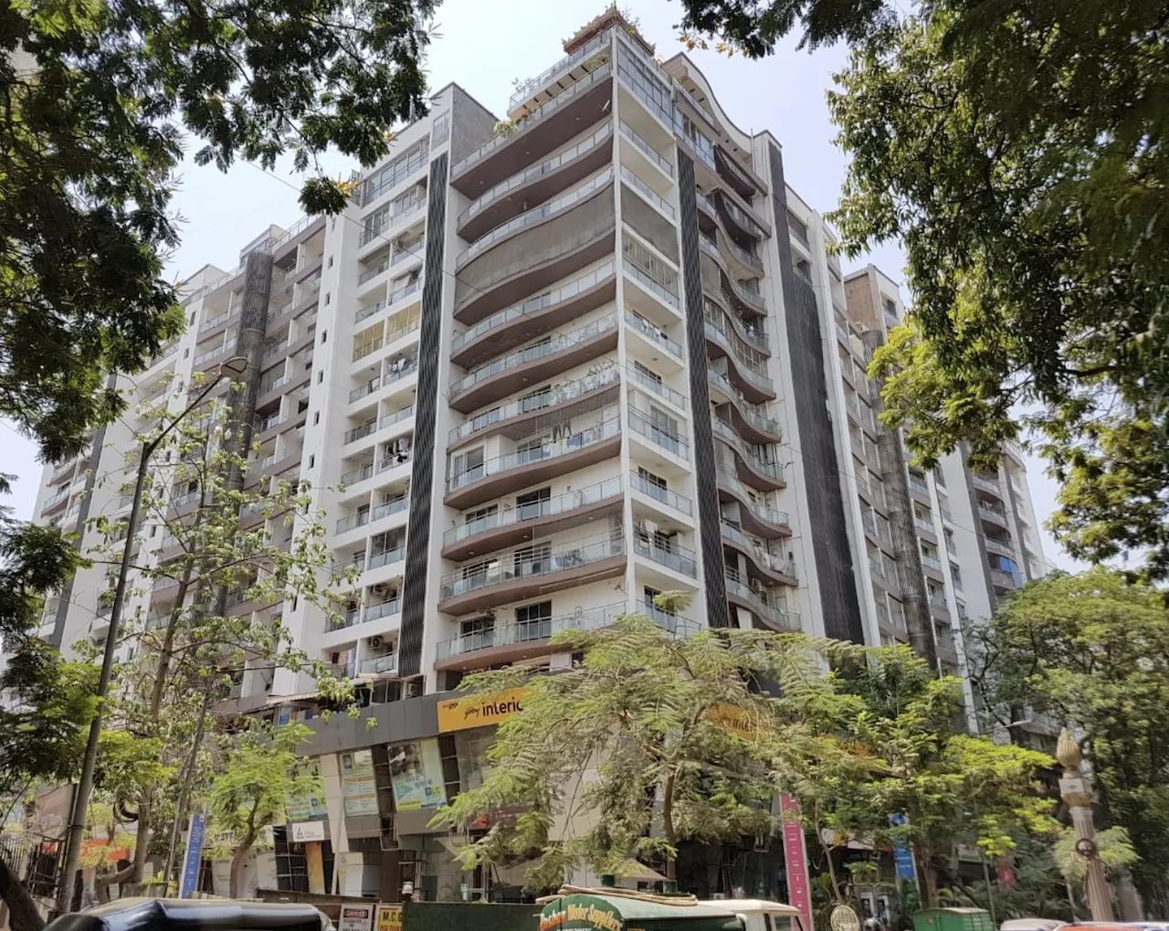 4 BHK in Mayfair Meridian, Andheri West - Photo 2