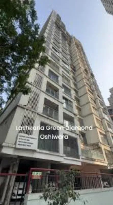2 BHK Semi-Furnished in Green Diamond, Andheri West - Photo 3