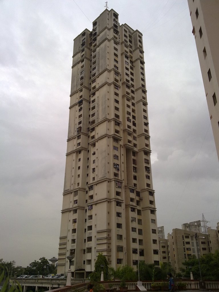 2 BHK Semi-Furnished in Lloyds Estate , Wadala