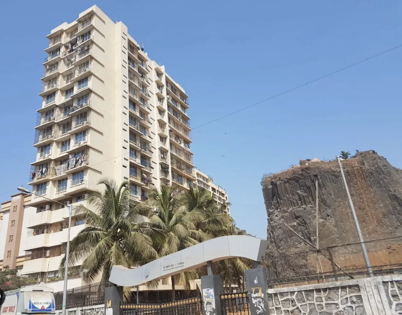 2 BHK Fully-Furnished in Rajveer Apartments, Andheri West - Photo 2