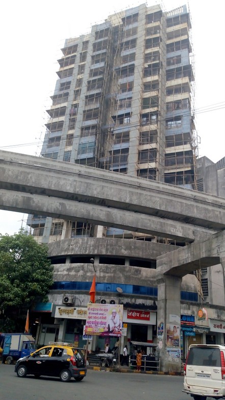 1 Semi-Furnished in Rupji Castle , Parel