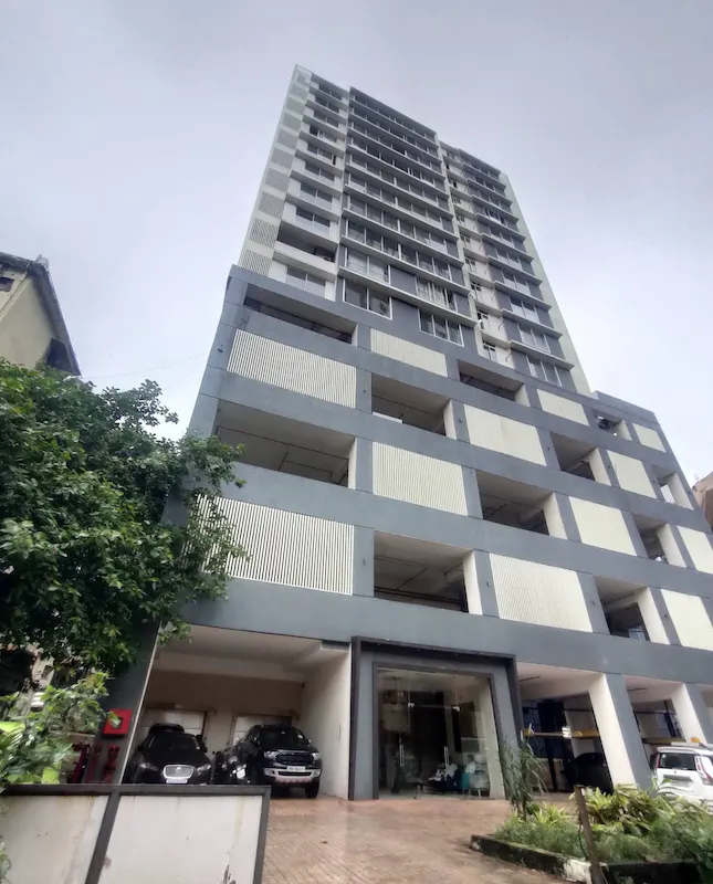 3 BHK Semi-Furnished in Classique Heights, Prabhadevi - Photo 2