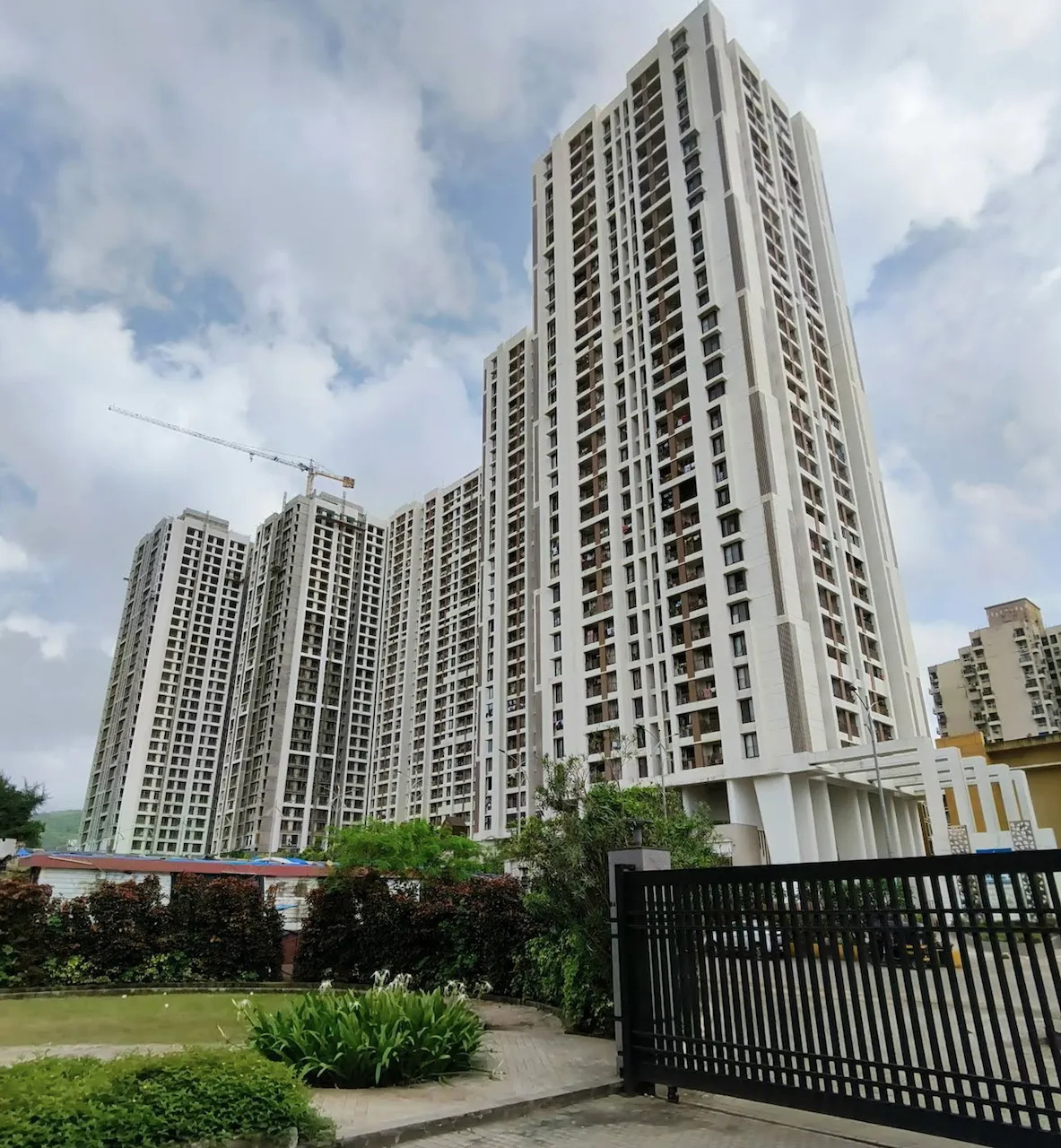 2 BHK Semi-Furnished in Aaradhya HighPark , Dahisar East