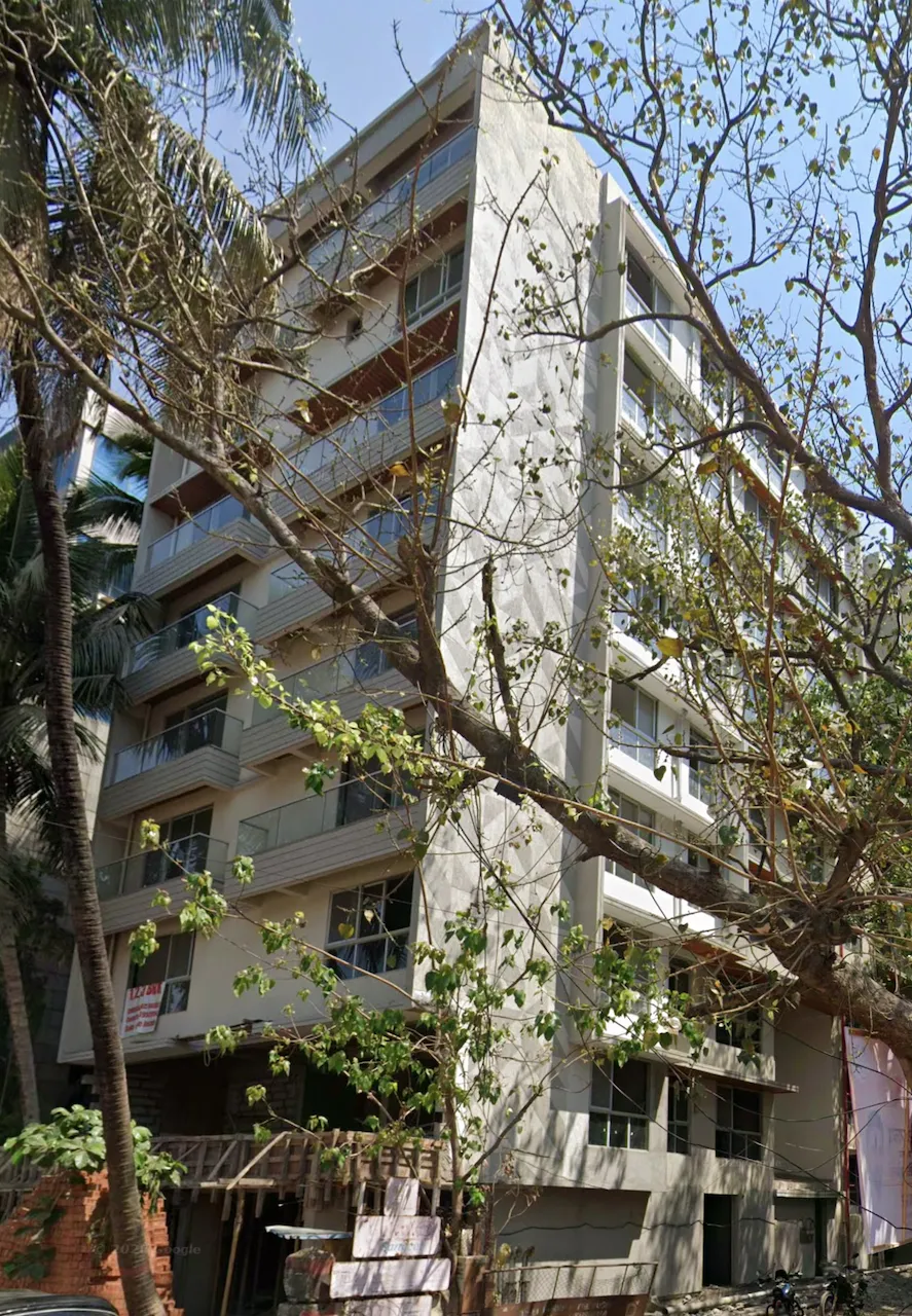 3 BHK Semi Furnished in Sheetal Indermohini, Santacruz West