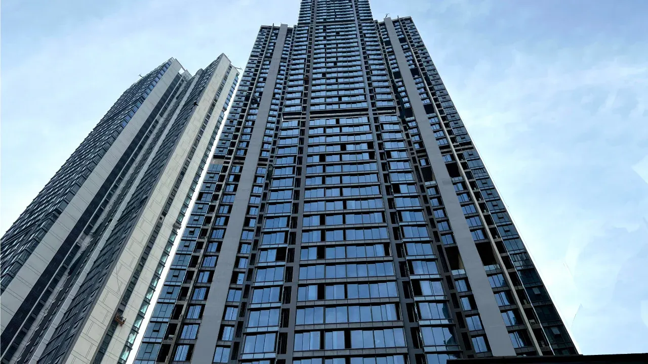 4 BHK Semi-Furnished in Rustomjee Crown Tower B , Prabhadevi