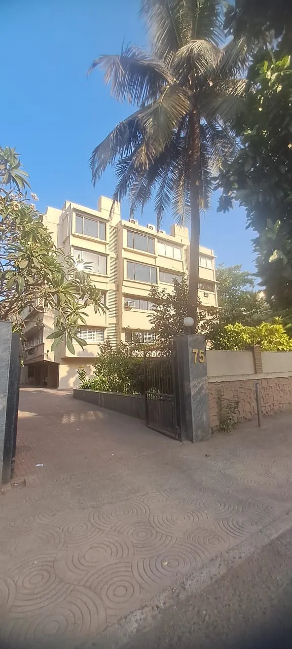 3 Semi-Furnished in Jayshree Apartment , Worli