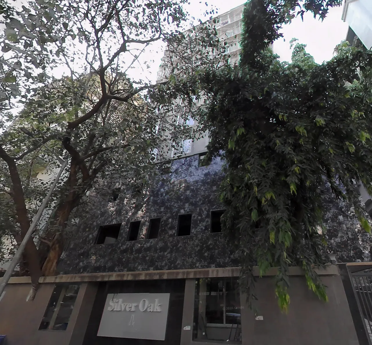 3 BHK Semi-Furnished in Silver Oak, Andheri West - Photo 2