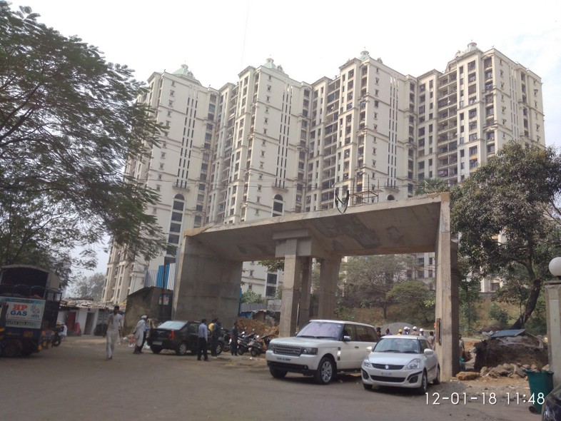 3 Semi-Furnished in Lake Pleasant , Powai