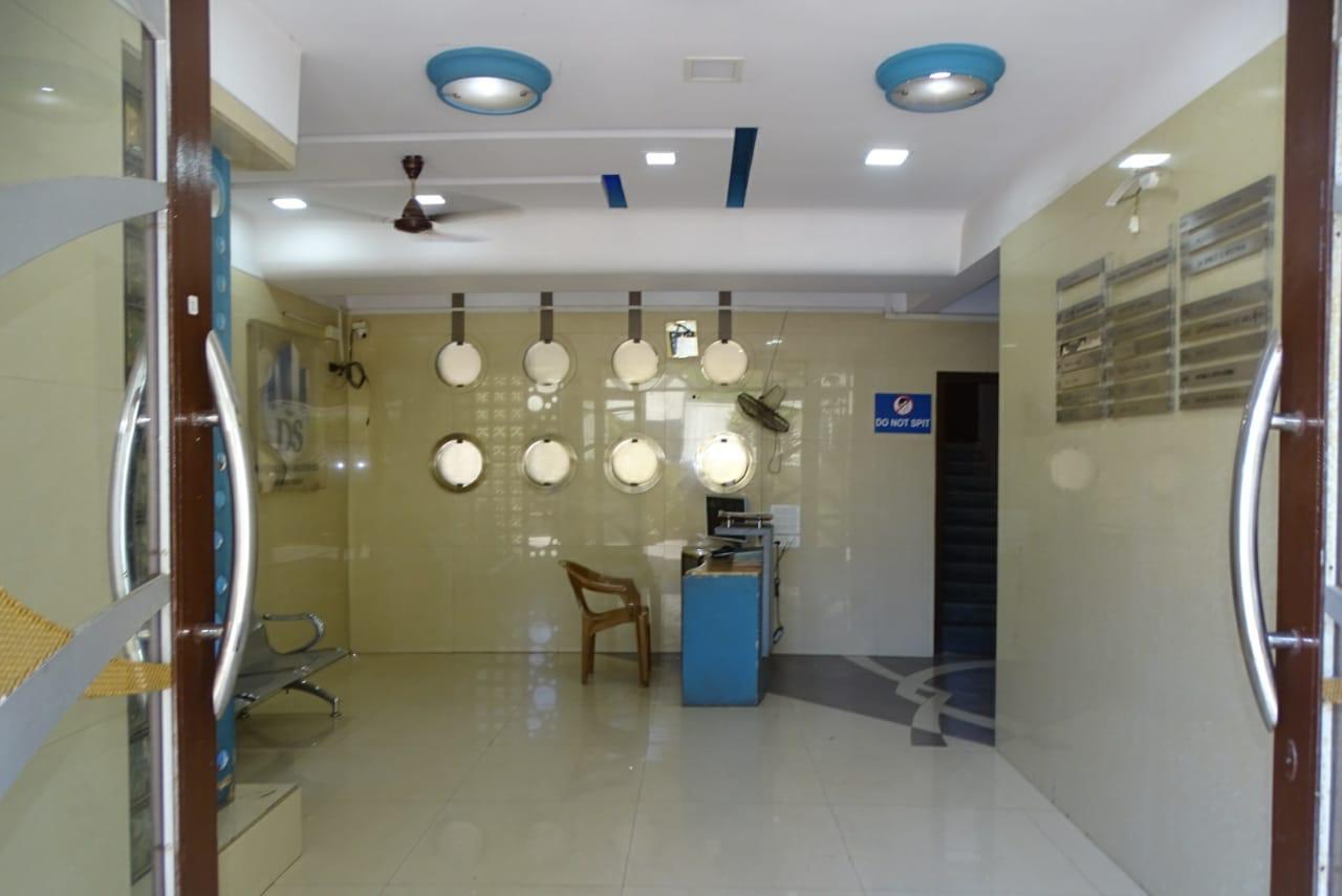 2 BHK in Mahavir Classik, Powai - Photo 2