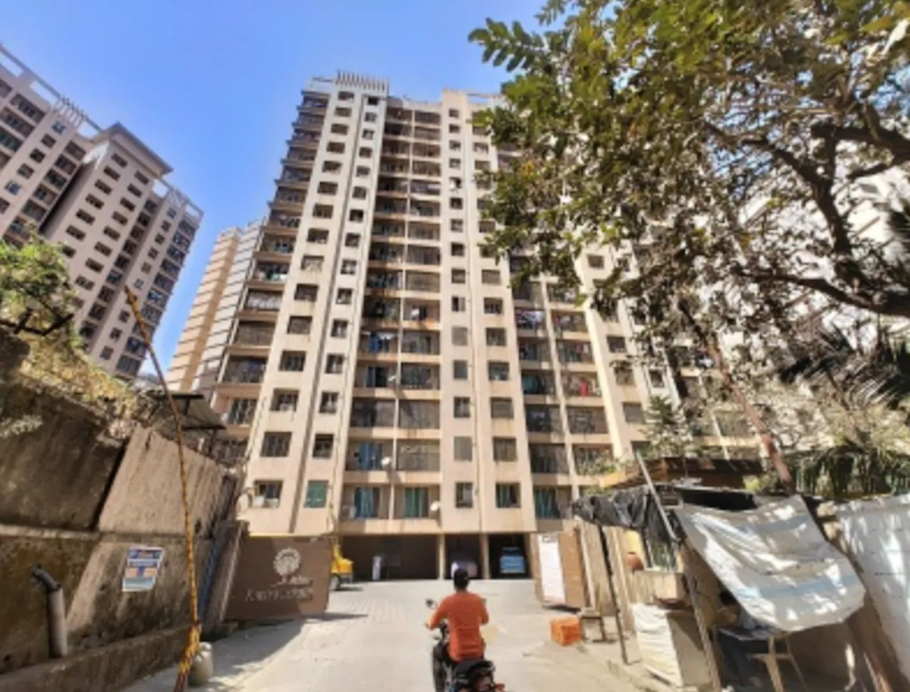1 BHK Semi-Furnished in Mahavir Kalpavruksha , Thane West