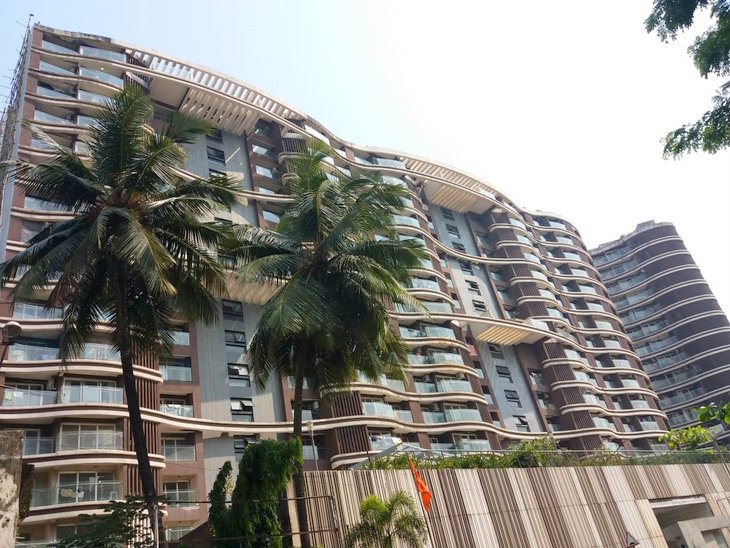 2 BHK Semi-Furnished in RNA Continental , Chembur