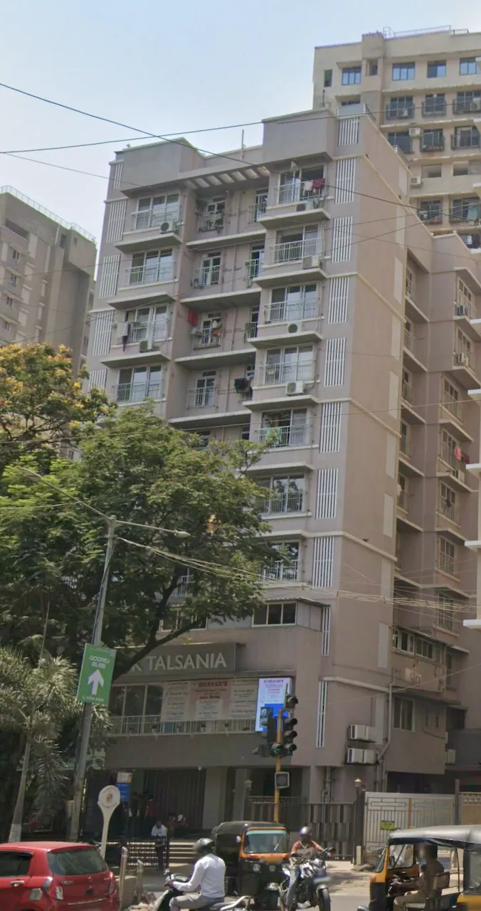 2 BHK Semi Furnished in Heeraji Heritage , Kandivali West