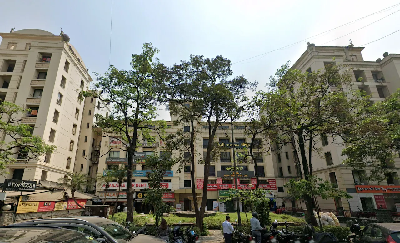 1 BHK Unfurnished in Leonardo, Thane West