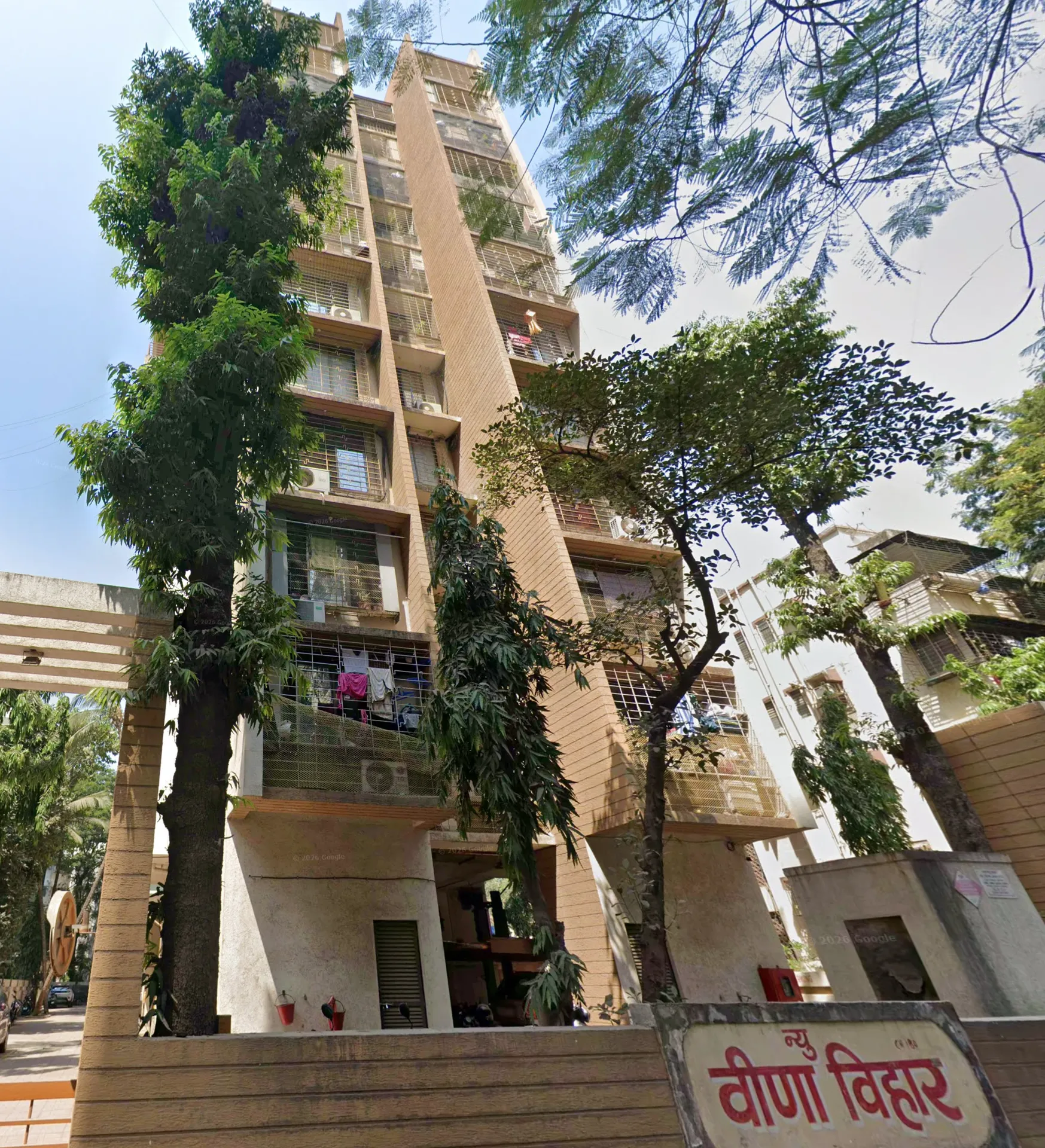 2 BHK Semi-Furnished in New Veena Vihar CHS, Kandivali West