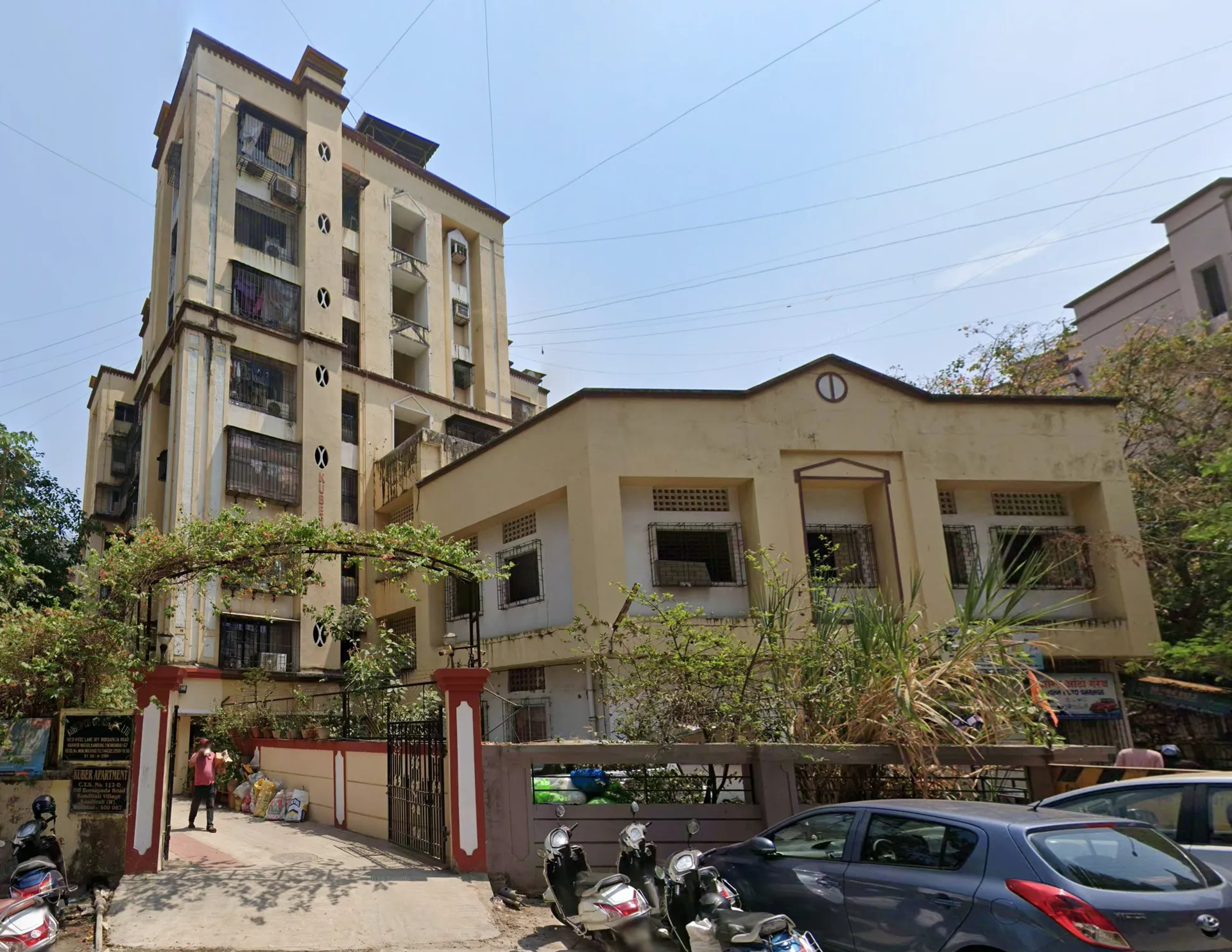 2 BHK in Kuber CHS, Kandivali West