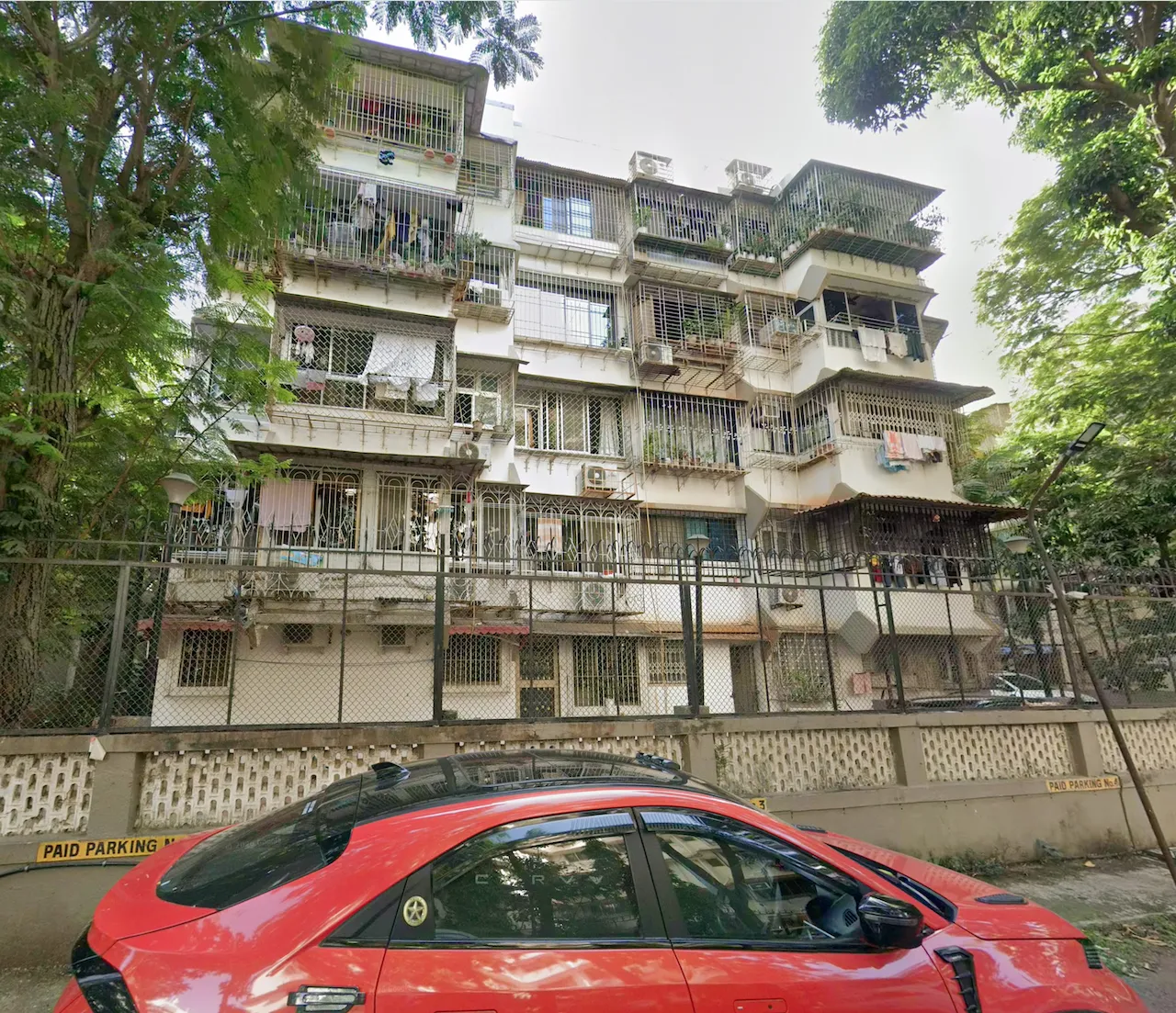 1 Semi-Furnished in Neelkamal Chs , Andheri West