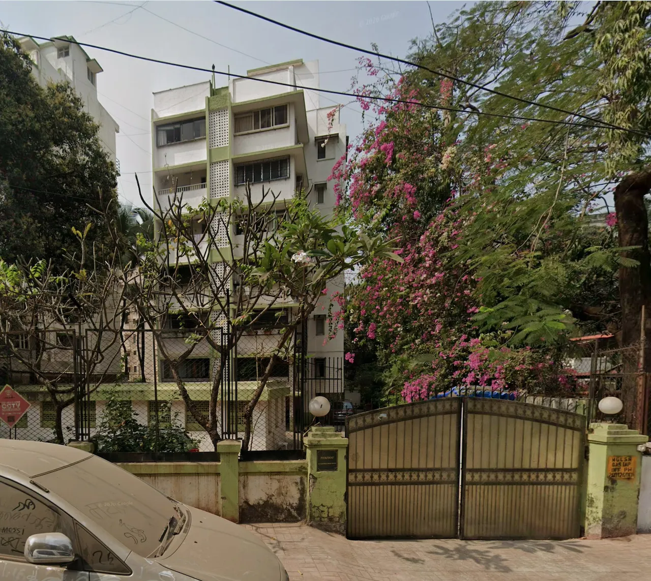 5 BHK Semi-Furnished in Peridot, Bandra West - Photo 2