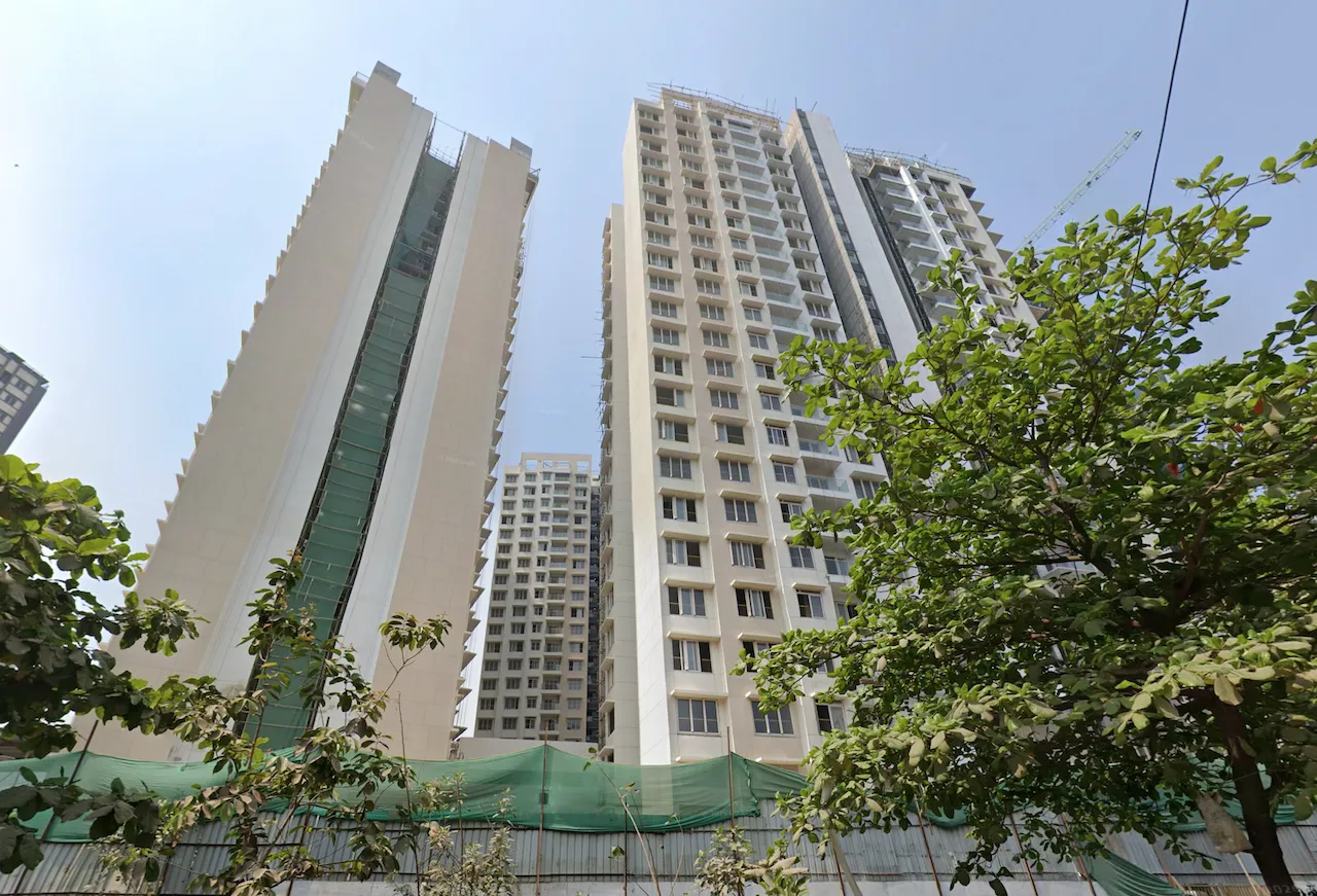 1 BHK Semi-Furnished in Kalpataru Vivant, Andheri East