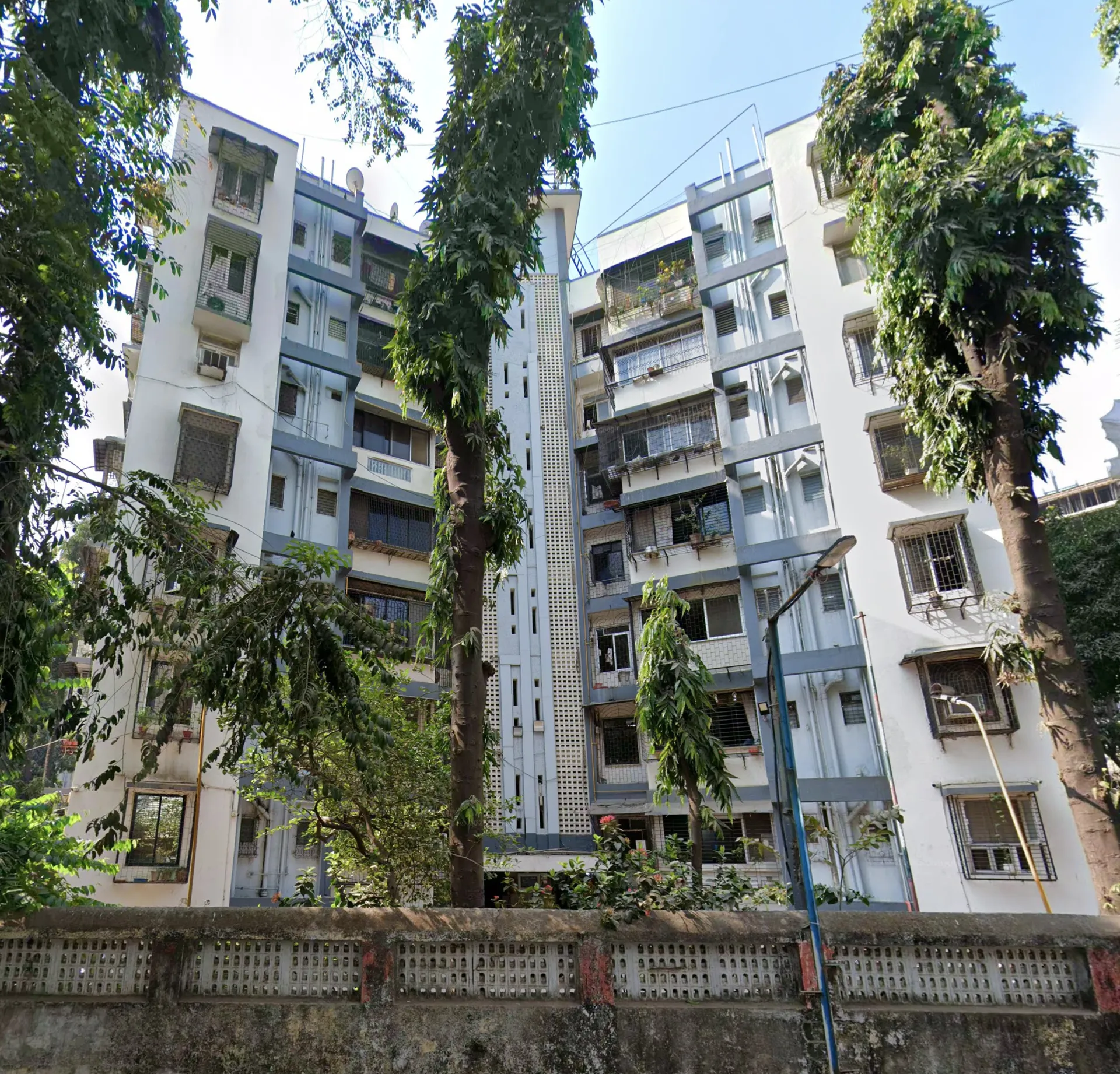 2 BHK Semi-Furnished in Sunder Jamnotri, Malad West - Photo 1