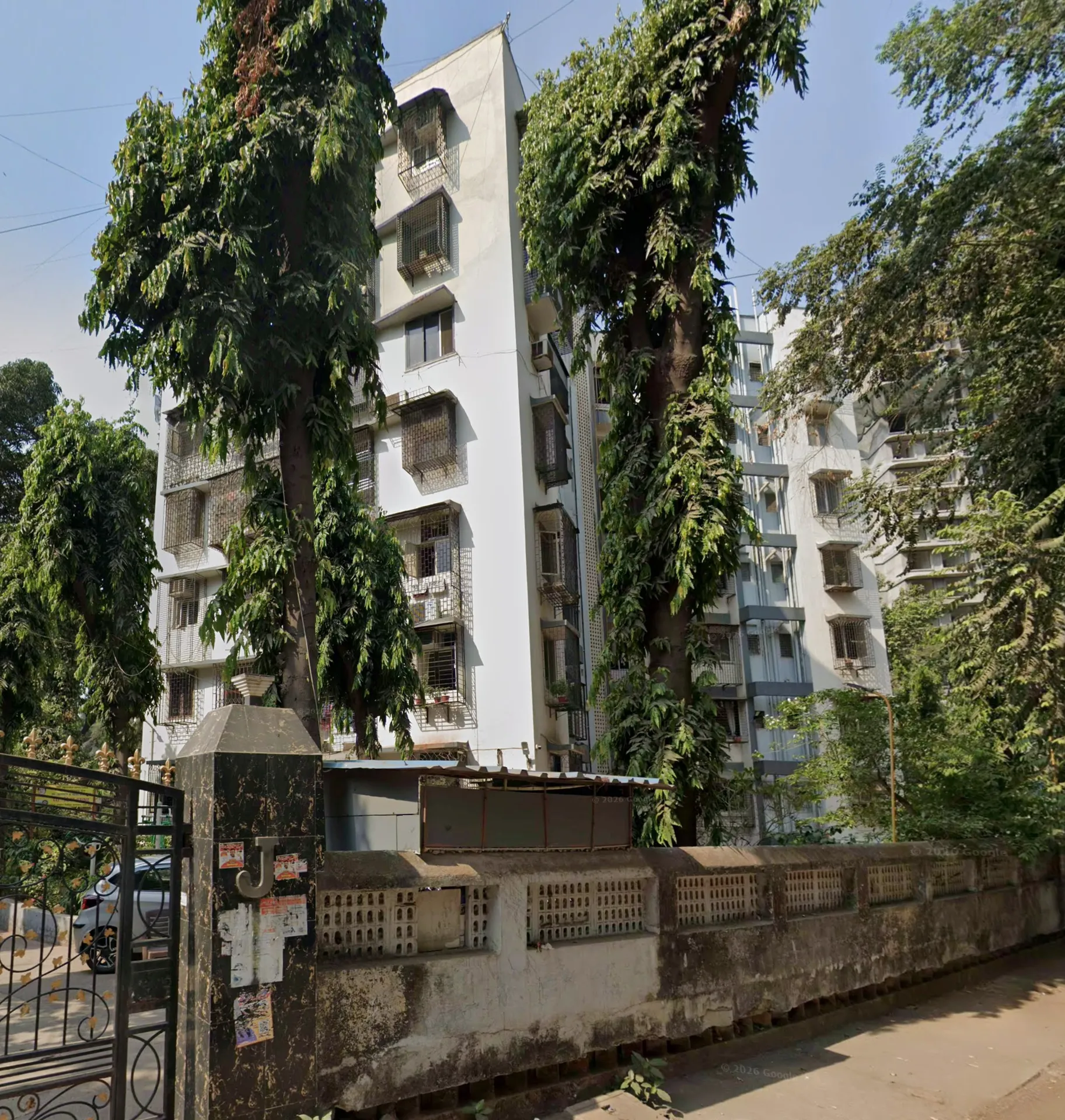 2 BHK Semi-Furnished in Sunder Jamnotri, Malad West - Photo 2