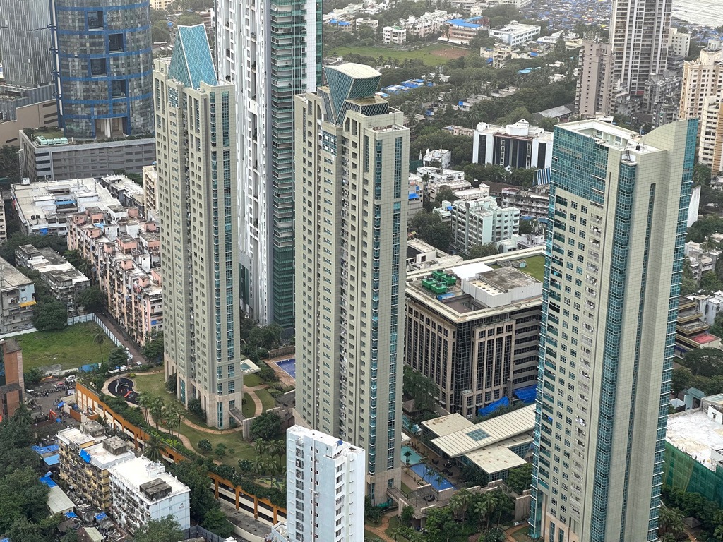 3 BHK Unfurnished in Beaumonde, Prabhadevi - Photo 2
