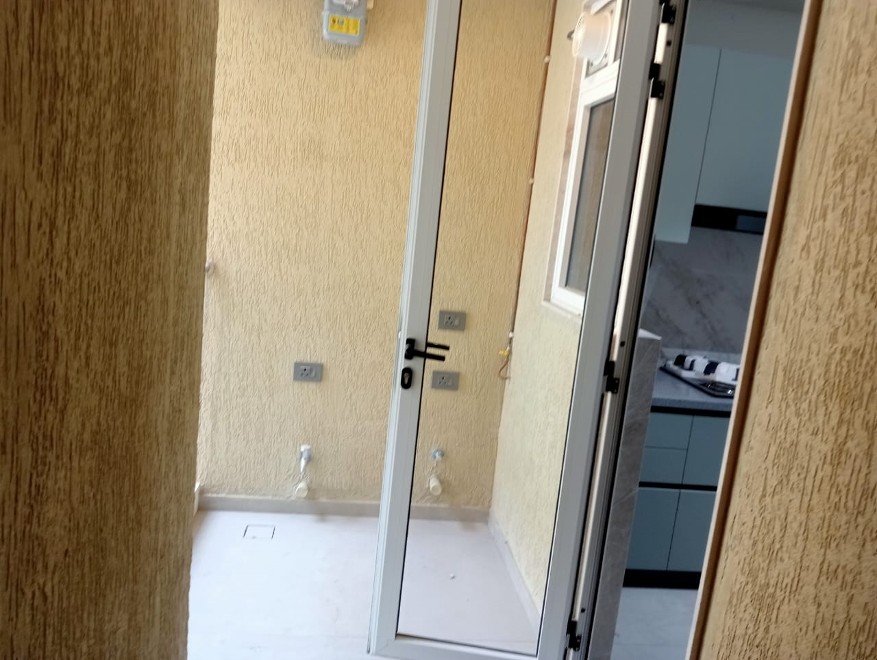 4 BHK Semi-Furnished in Cassias, Bandra West - Photo 4