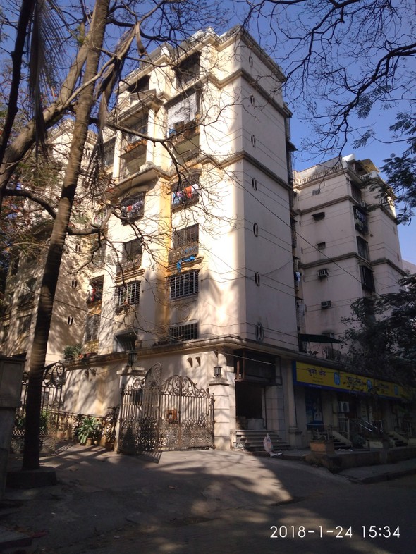 3 BHK in RNA Classic, Santacruz West
