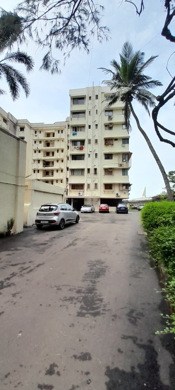 2 BHK in Sea Palace, Juhu