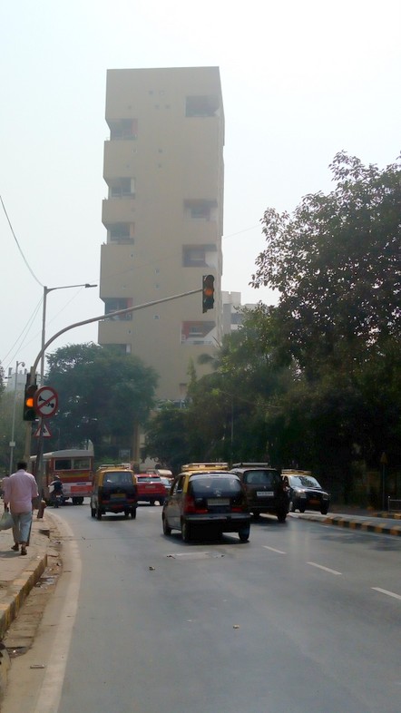 4 BHK Semi-Furnished in Kanchanjunga , Peddar Road