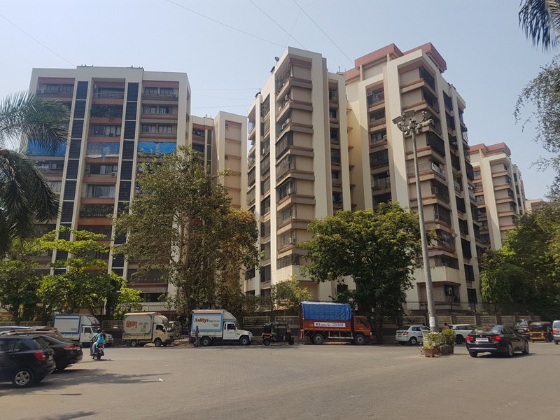4 BHK in Indra Darshan, Andheri West - Photo 2